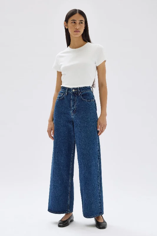 Wide Leg Jean Comfortable Straight-Legged Denim