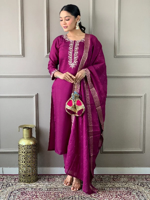 Women Round Neck Embroidered Work, Chanderi Fabric Kurta & Pant With Dupatta Set Classic Straight-Leg Pants Women Round Neck Embroidered Work, Chanderi Fabric Kurta & Pant With Dupatta Set Classic Straight-Leg Pants