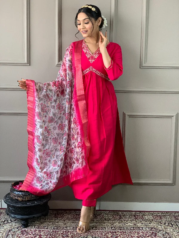 Women V Neck Embroidered Work Chanderi Cotton Fabric Kurta & Pant With Dupatta Set Casual Sweatpants Style Women V Neck Embroidered Work Chanderi Cotton Fabric Kurta & Pant With Dupatta Set Casual Sweatpants Style