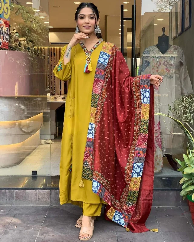 Women V Neck Embroidered Work, Chanderi Fabric Kurta & Pant With Dupatta Set Elegant Dress Pants Women V Neck Embroidered Work, Chanderi Fabric Kurta & Pant With Dupatta Set Elegant Dress Pants