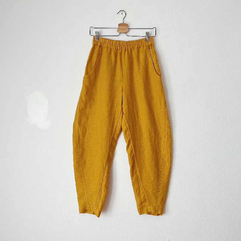 Yuvita | Seamed Taper Pant in Turmeric Relaxed Casual Leggings
