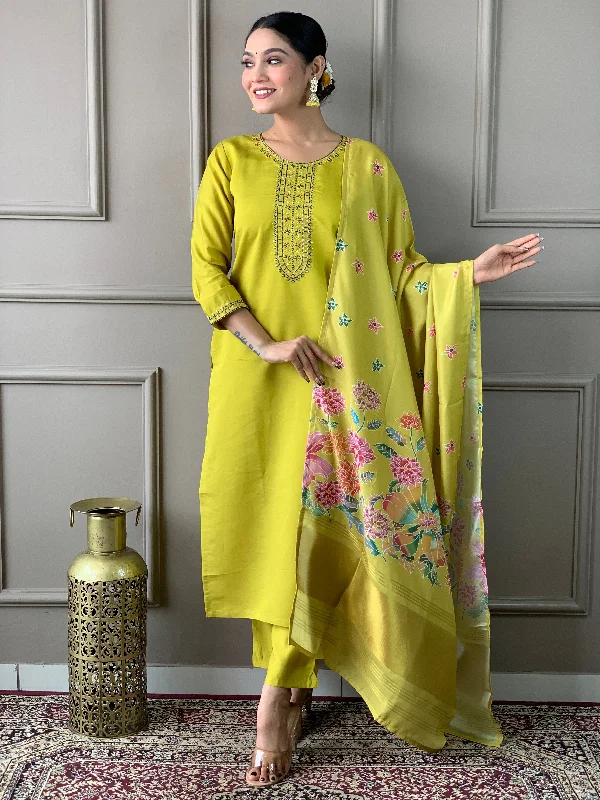 Women Round Neck Embroidered Work Chanderi Cotton Fabric Kurta & Pant With Dupatta Set Comfortable Denim Leggings Women Round Neck Embroidered Work Chanderi Cotton Fabric Kurta & Pant With Dupatta Set Comfortable Denim Leggings