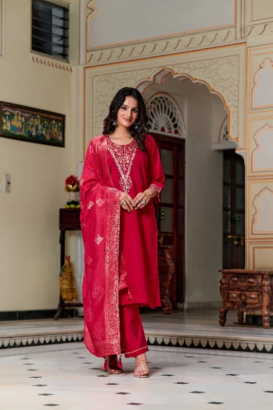 Women Round Neck Embroidered Work, Chanderi Fabric Kurta & Pant With Dupatta Set Modern Bootcut Pants Women Round Neck Embroidered Work, Chanderi Fabric Kurta & Pant With Dupatta Set Modern Bootcut Pants