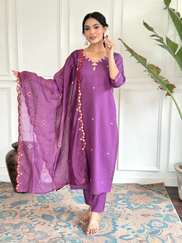 Women V Neck Embroidered Work Chanderi Viscose Fabric Kurta & Pant With Dupatta Set Classic Bootcut Trousers Women V Neck Embroidered Work Chanderi Viscose Fabric Kurta & Pant With Dupatta Set Classic Bootcut Trousers