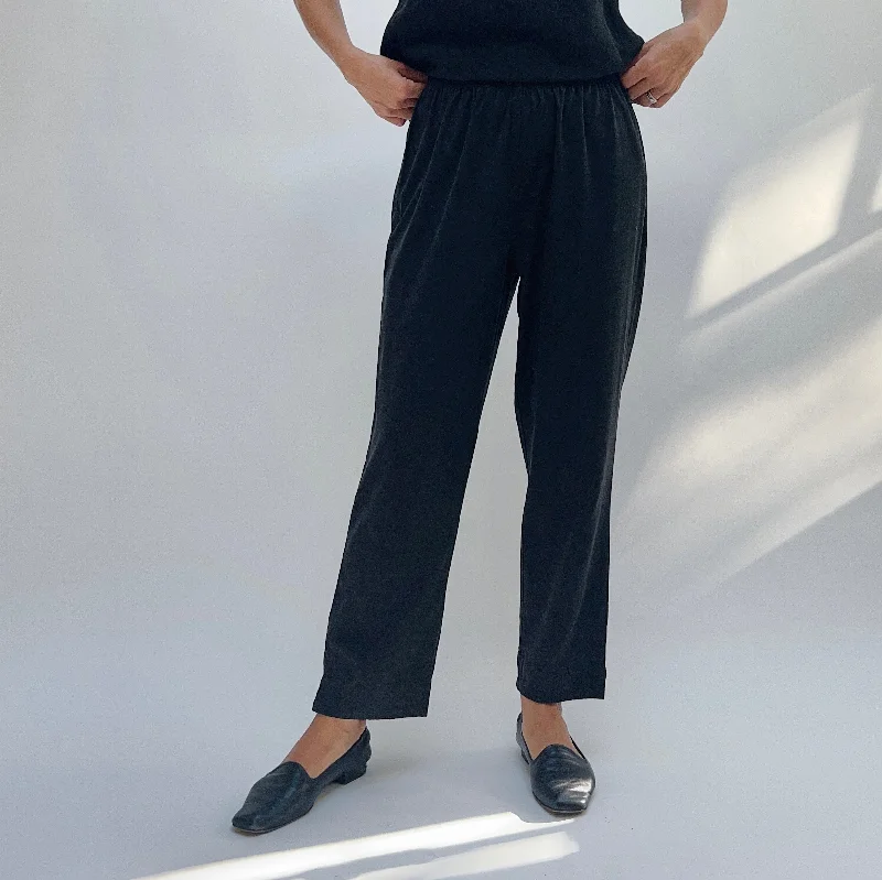 Cut Loose | Tapered Crop Pant Black in Tencel Modal Comfortable Denim Pants