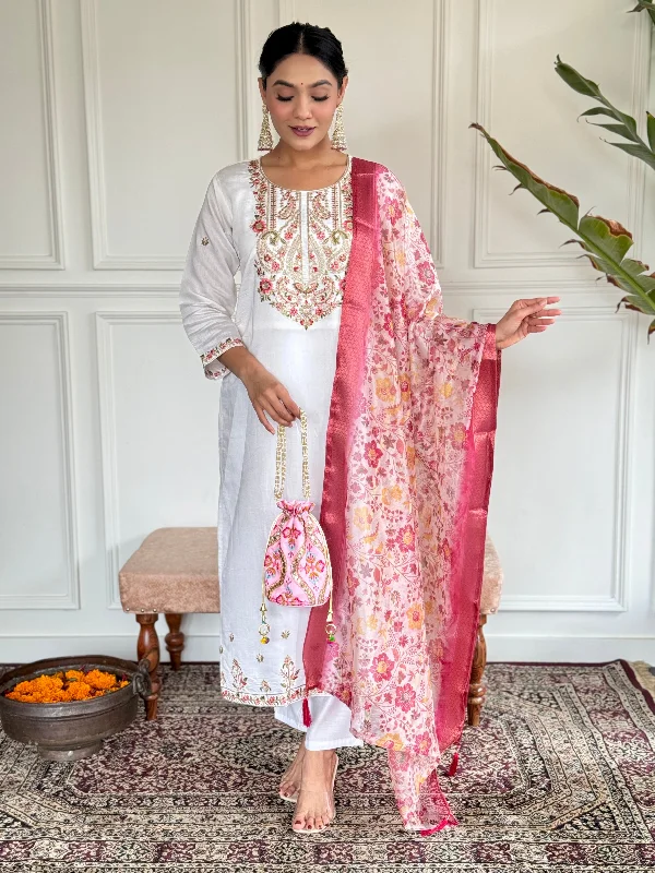 Women Round Neck Kalamkari Printed Work Chanderi Viscose Fabric Kurta & Pant With Dupatta Set Comfortable Maternity Pants Women Round Neck Kalamkari Printed Work Chanderi Viscose Fabric Kurta & Pant With Dupatta Set Comfortable Maternity Pants