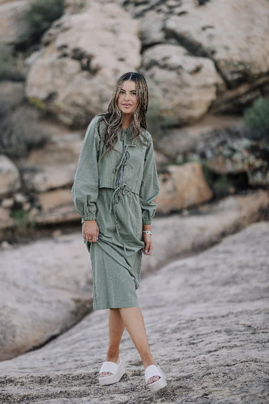 Odie Skirt & Top Set in Green velvet skirt rich