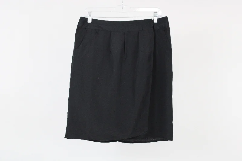 Merona Lightweight Skirt W/ Pockets | 8 low waist skirt