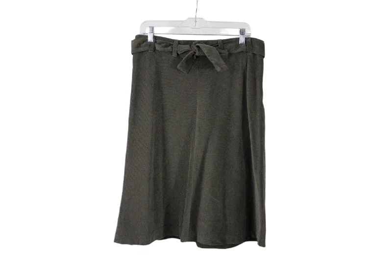 Banana Republic Green Corduroy Skirt | 10 corduroy skirt textured