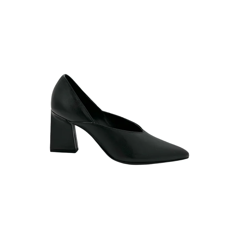 107520 Black Pump