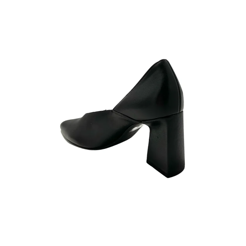 107520 Black Pump