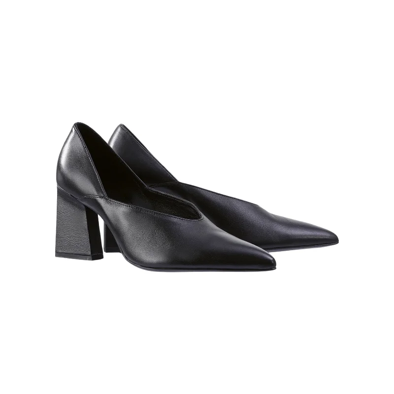 107520 Black Pump