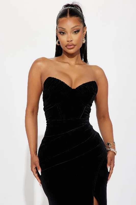 Cassie Velvet Gown - Black