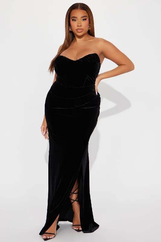 Cassie Velvet Gown - Black